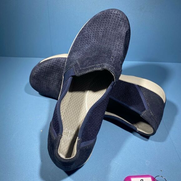 Dansko Women's Halle Navy Suede Slip On Shoes Size 39-8,5-9US Lightweight - Picture 1 of 8